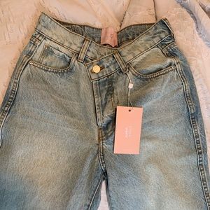 NEW WITH TAGS Revice 90’s Jeans